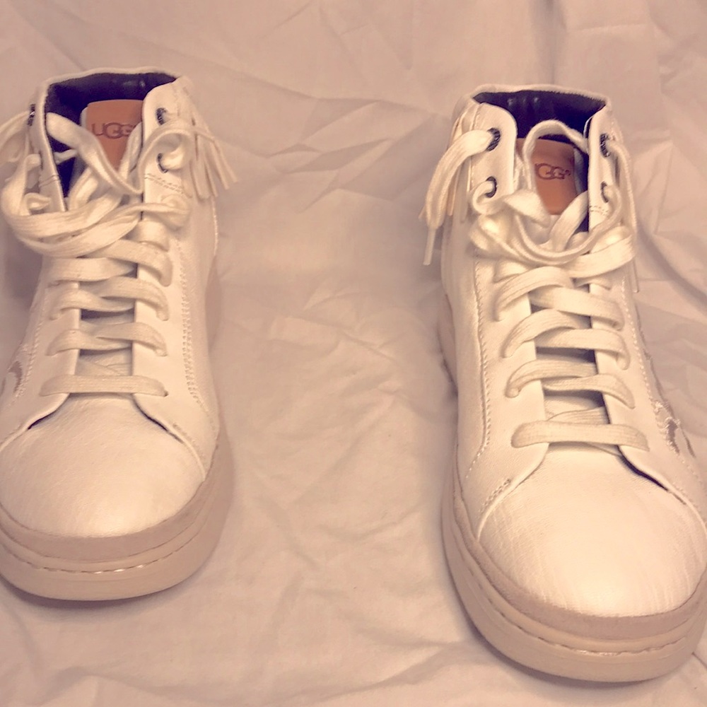 UGG SNEAKERS
